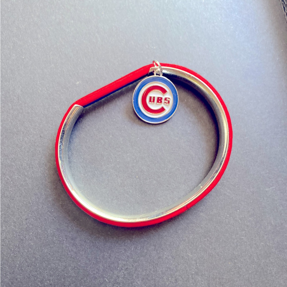 ⚠️ Chicago Cubs ponytail holder bracelet in silver tones